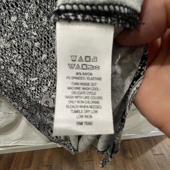 Women’s 3/4 Sleeve Top - Picture 4 of 6